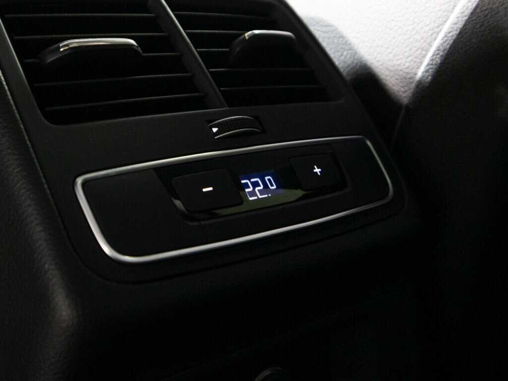 Б/У Ауди А4 2016 года. Фото: #18