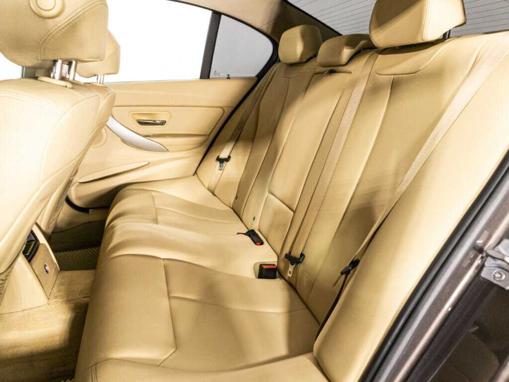 Б/У БМВ 3 серии 2014 года. Фото: #9