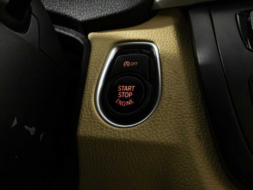 Б/У БМВ 3 серии 2014 года. Фото: #16