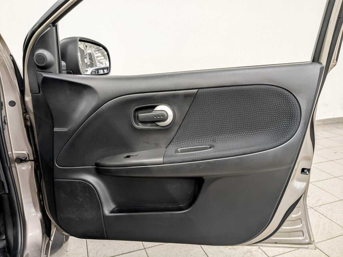 Б/У Ниссан Ноут 2013 года. Фото: #23