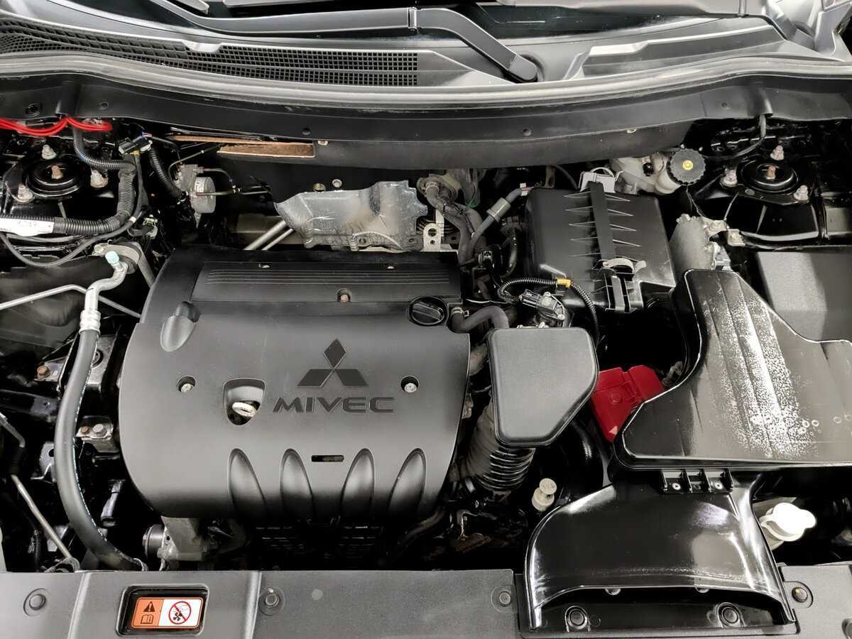 Б/У Митсубиши Оутлэндер 2018 года. Фото: #8