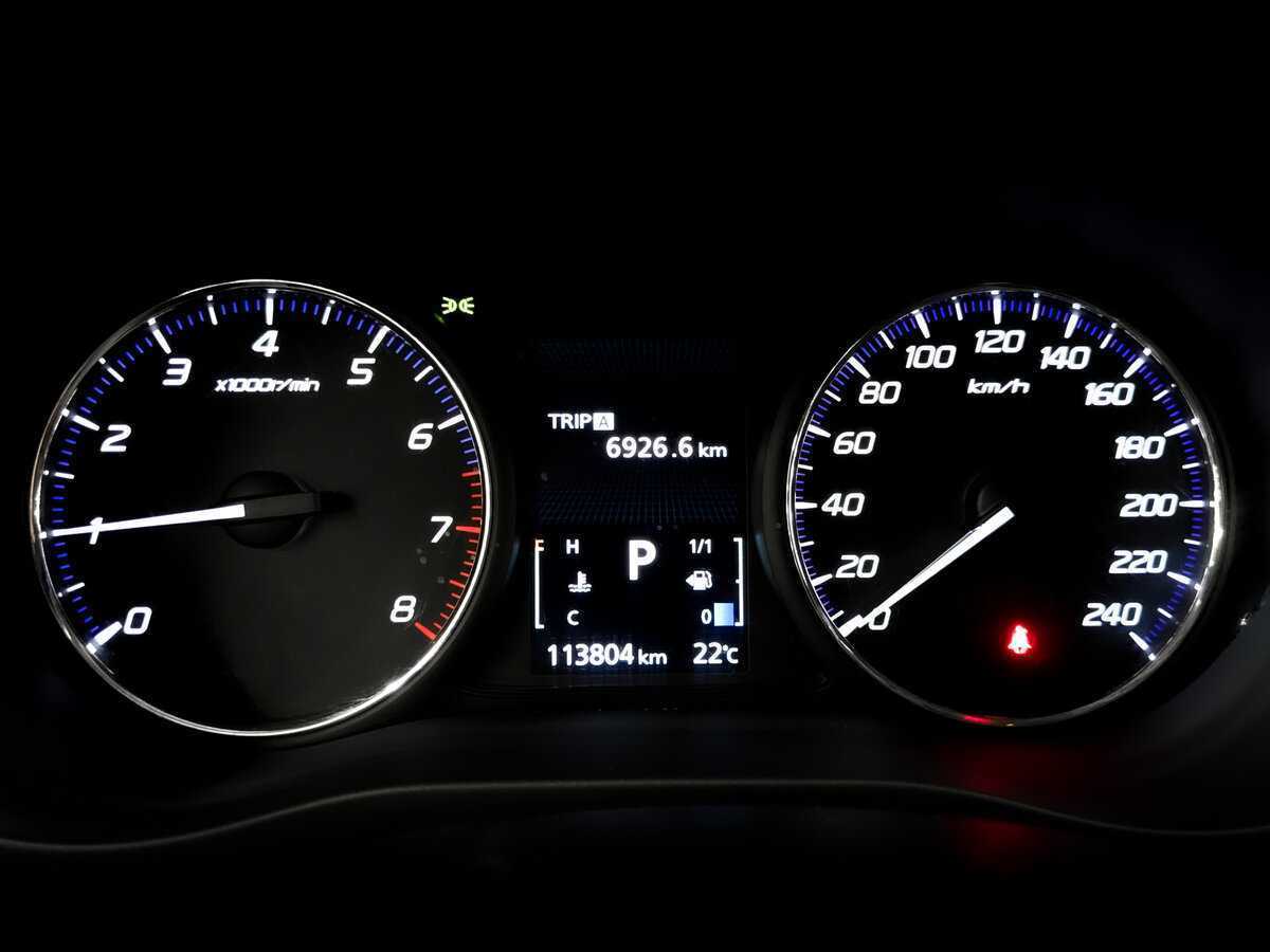 Б/У Митсубиши Оутлэндер 2018 года. Фото: #12