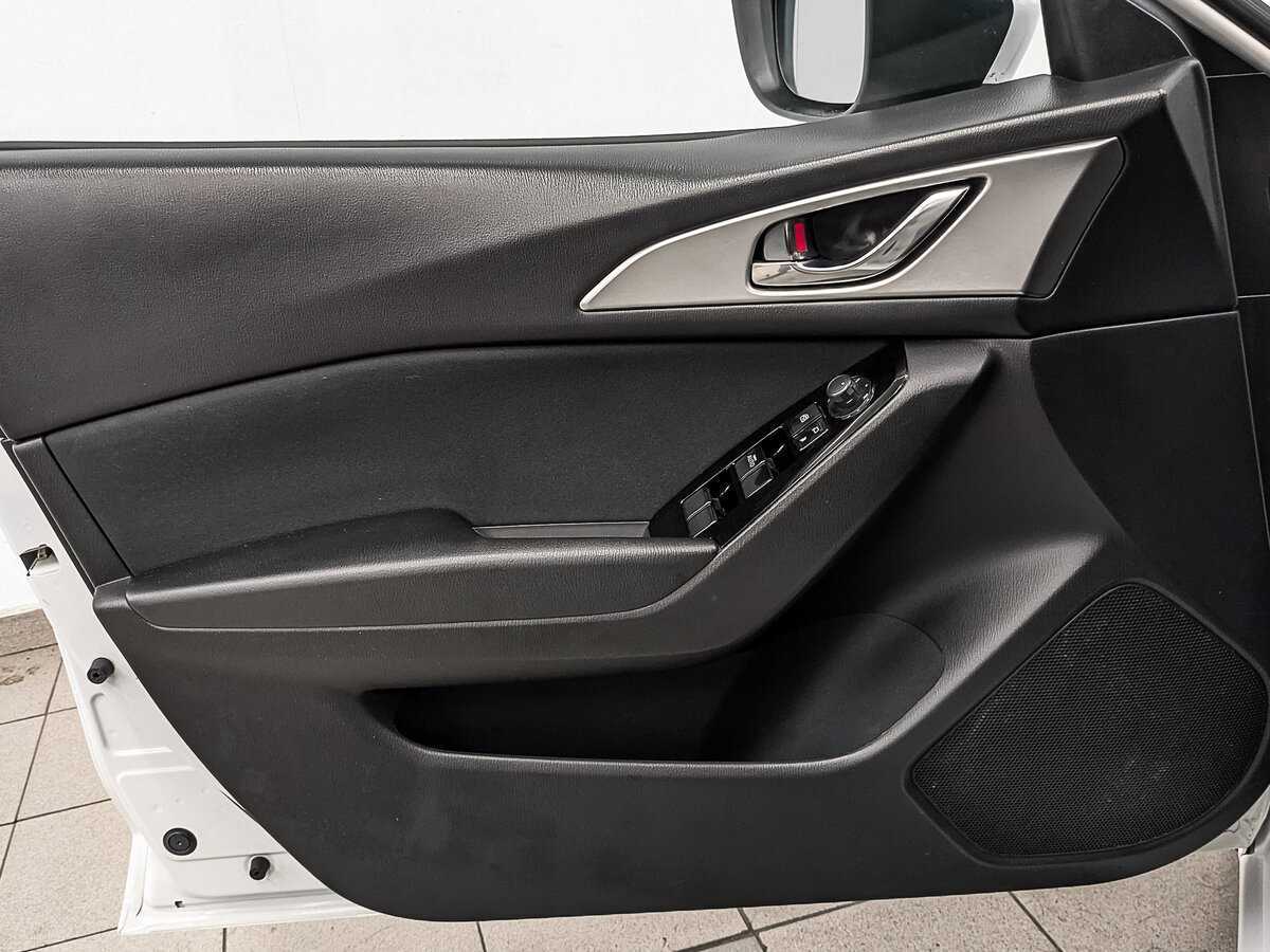 Б/У Мазда 3 2018 года. Фото: #16