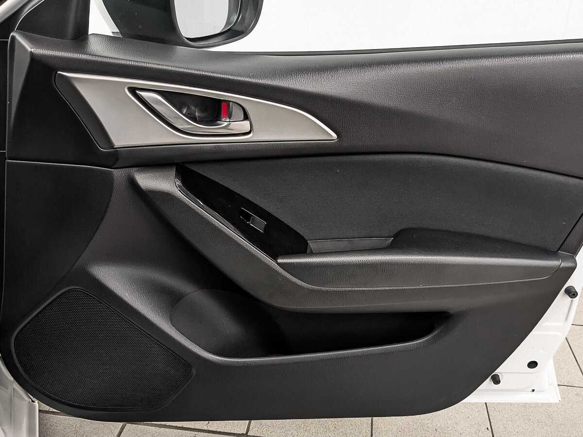 Б/У Мазда 3 2018 года. Фото: #22