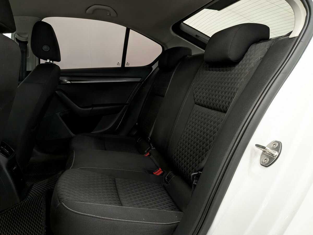 Б/У Шкода Октавия 2017 года. Фото: #11