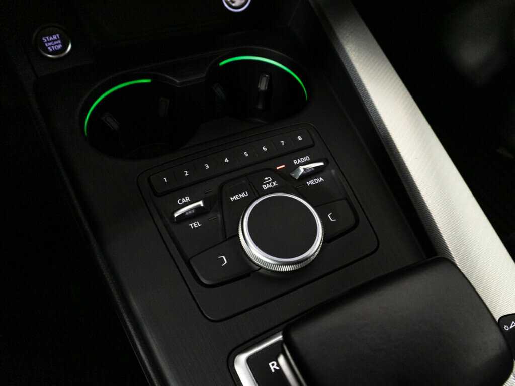 Б/У Ауди А4 2015 года. Фото: #17