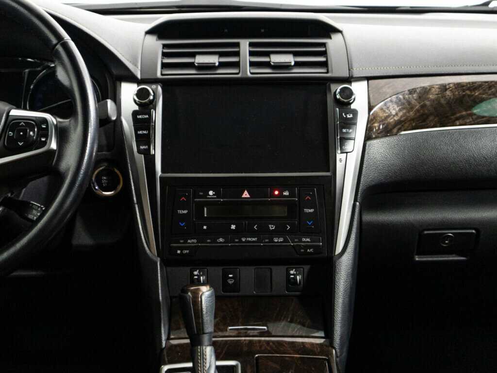 Б/У Тойота Камри 2017 года. Фото: #13