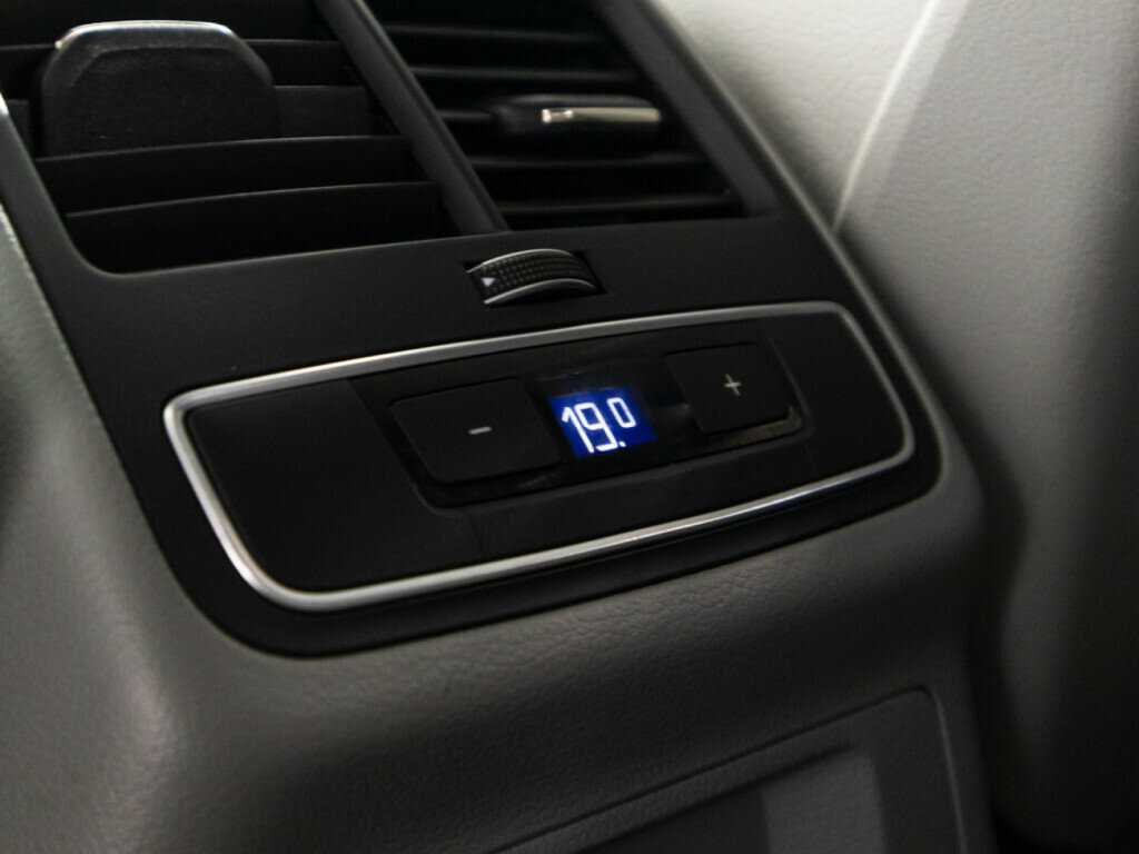 Б/У Ауди А4 2015 года. Фото: #19