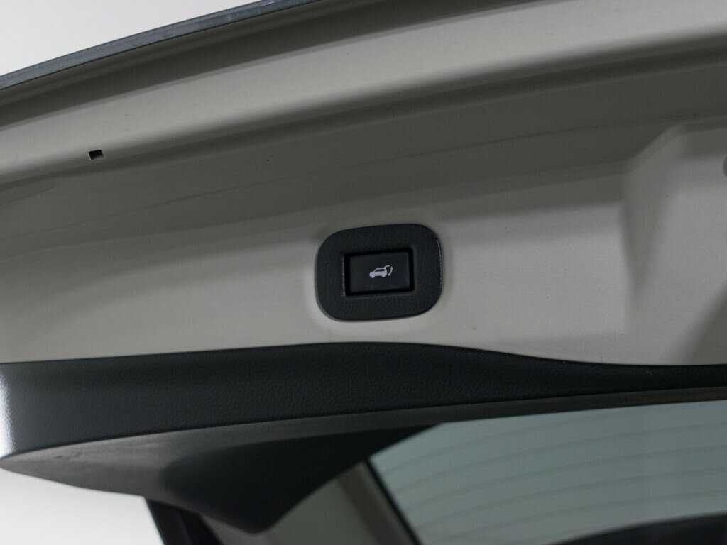 Б/У Ниссан Икс-Трейл 2017 года. Фото: #7