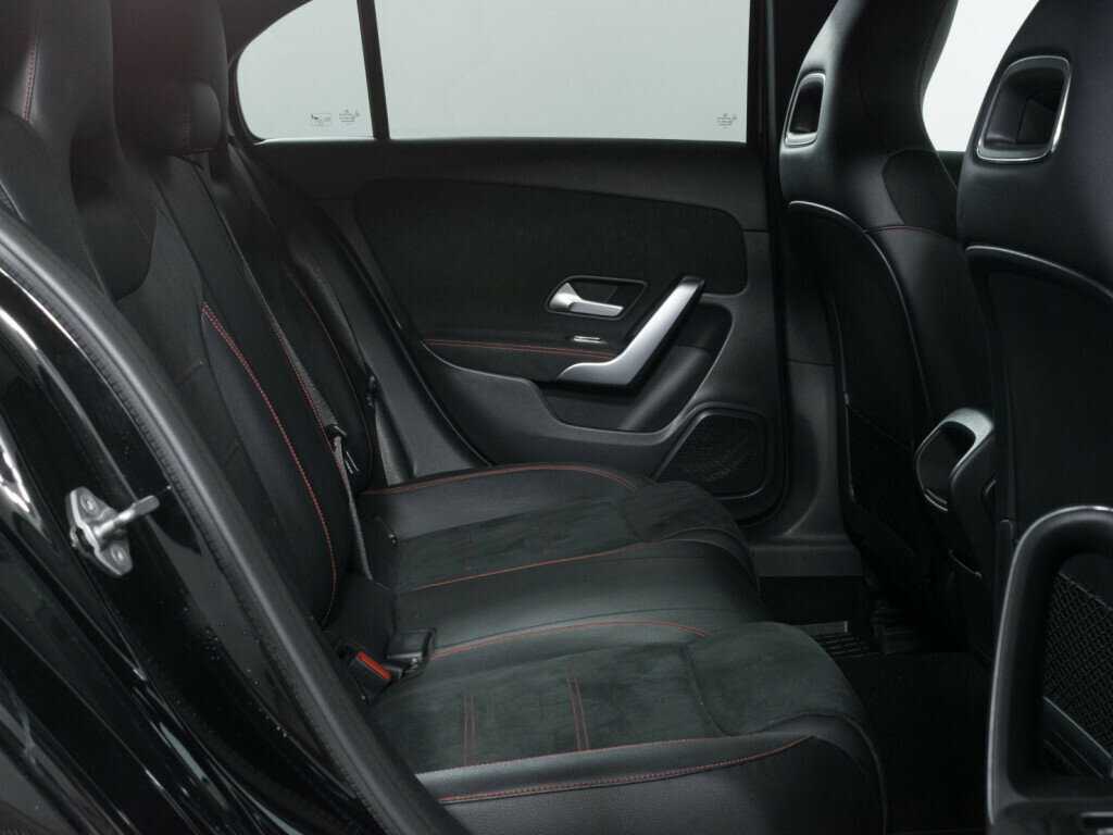 Б/У Мерседес-Бенц А-Класс 2018 года. Фото: #10