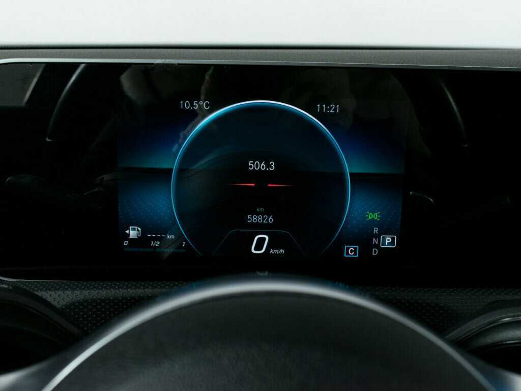 Б/У Мерседес-Бенц А-Класс 2018 года. Фото: #11