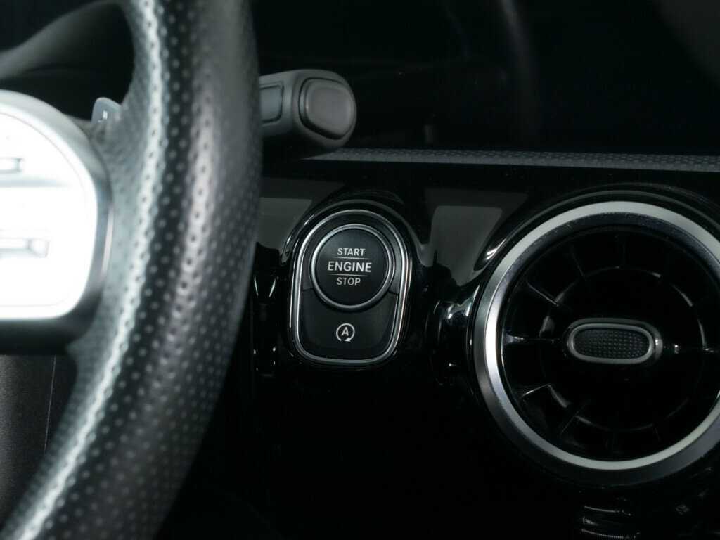 Б/У Мерседес-Бенц А-Класс 2018 года. Фото: #13