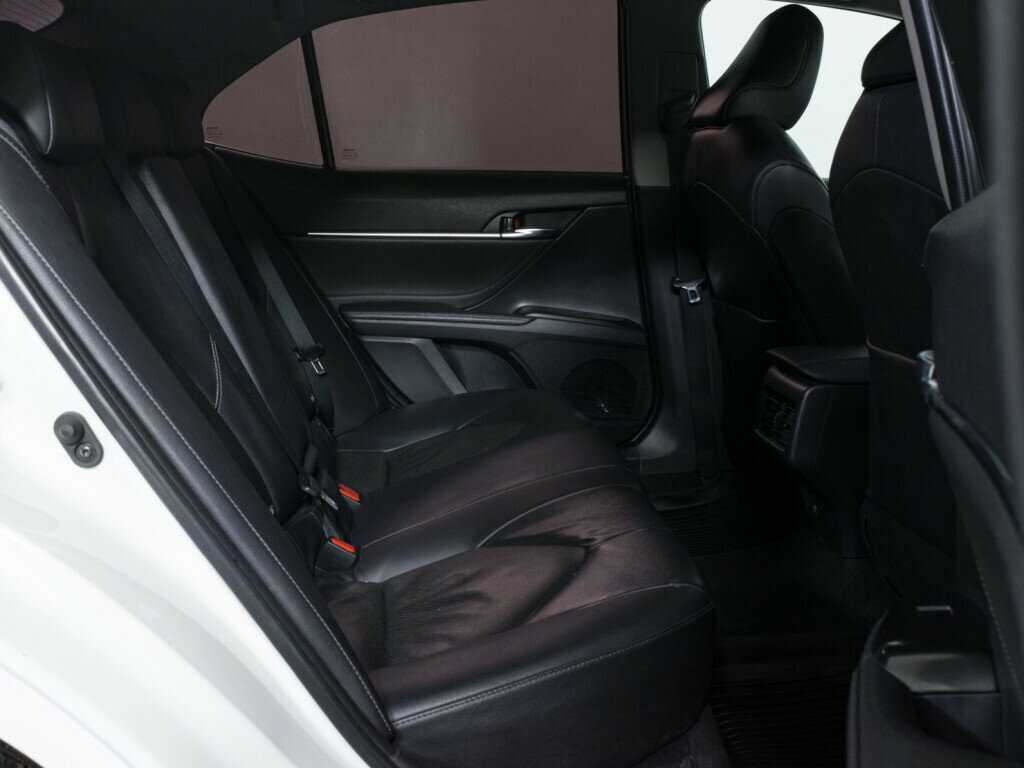 Б/У Тойота Камри 2021 года. Фото: #8