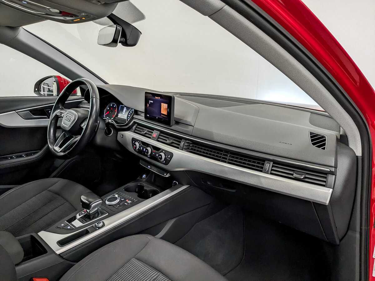 Б/У Ауди А4 2017 года. Фото: #10