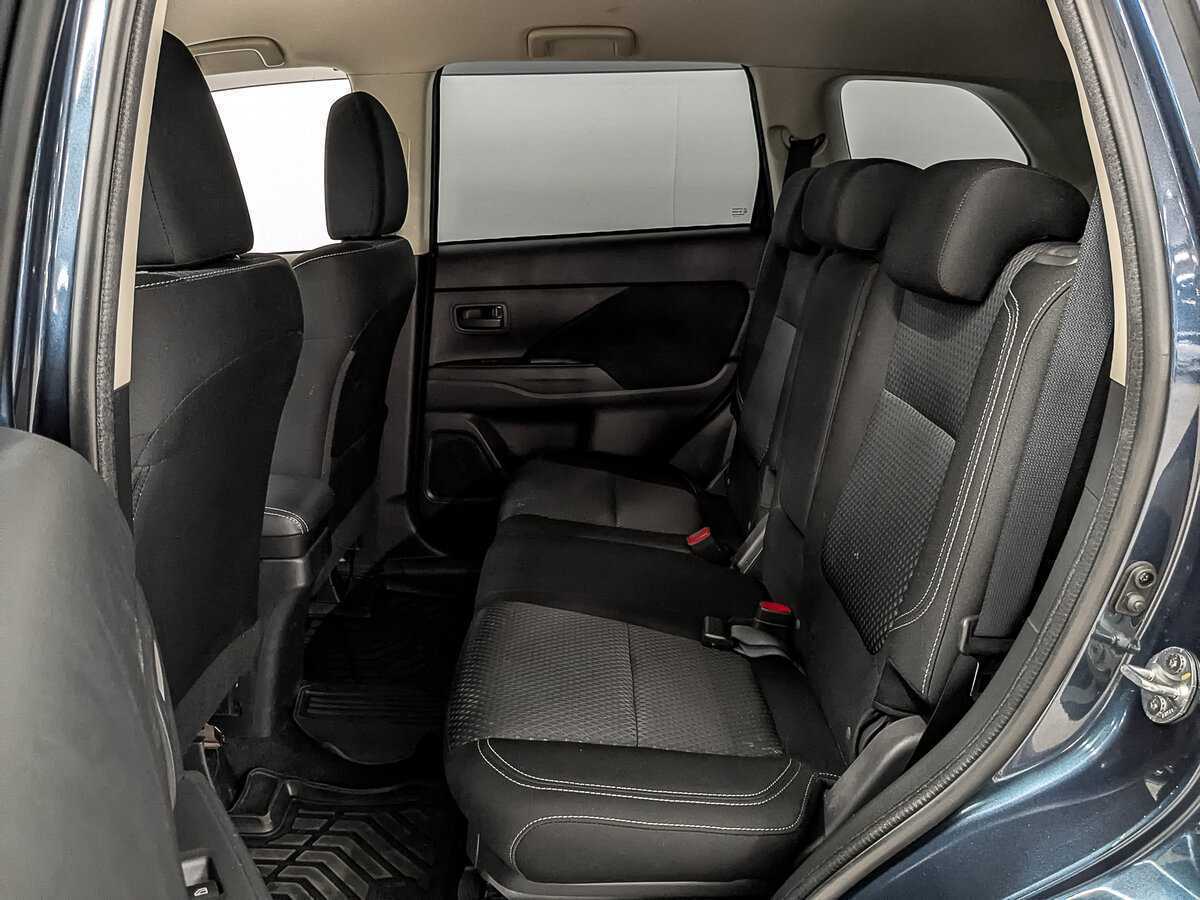 Б/У Митсубиши Оутлэндер 2019 года. Фото: #15