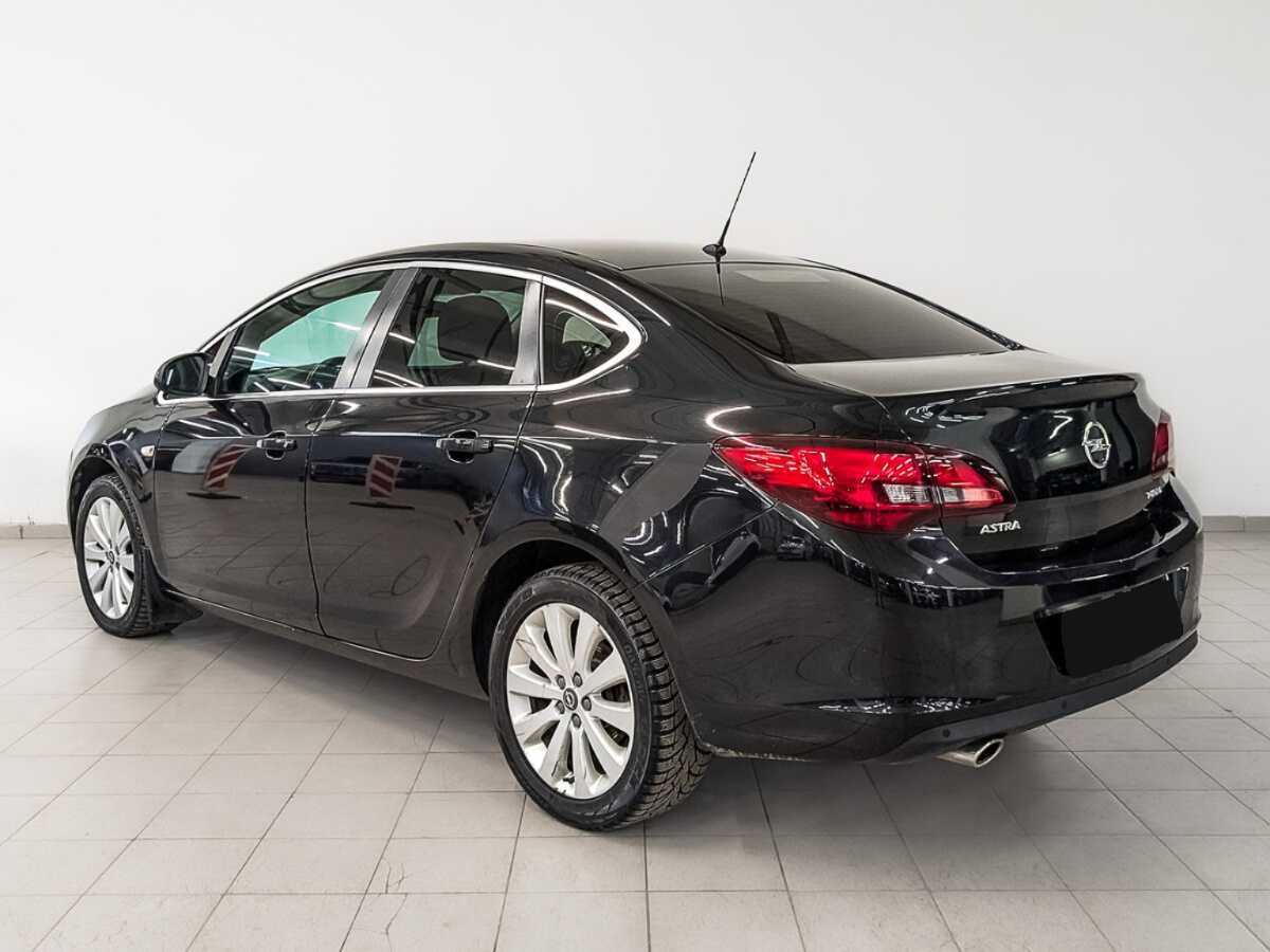 Б/У Опель Астра 2014 года. Фото: #6
