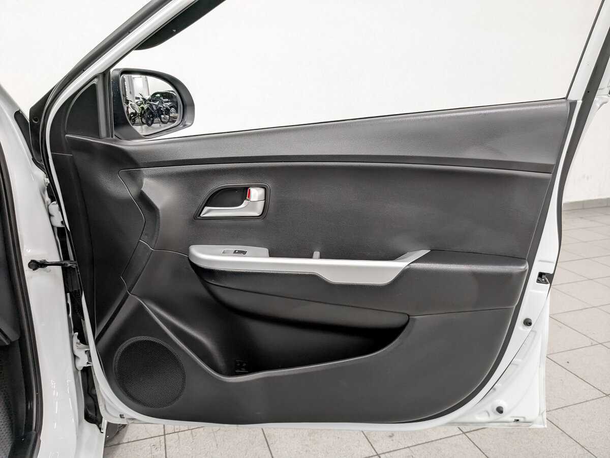 Б/У Киа Рио 2015 года. Фото: #21