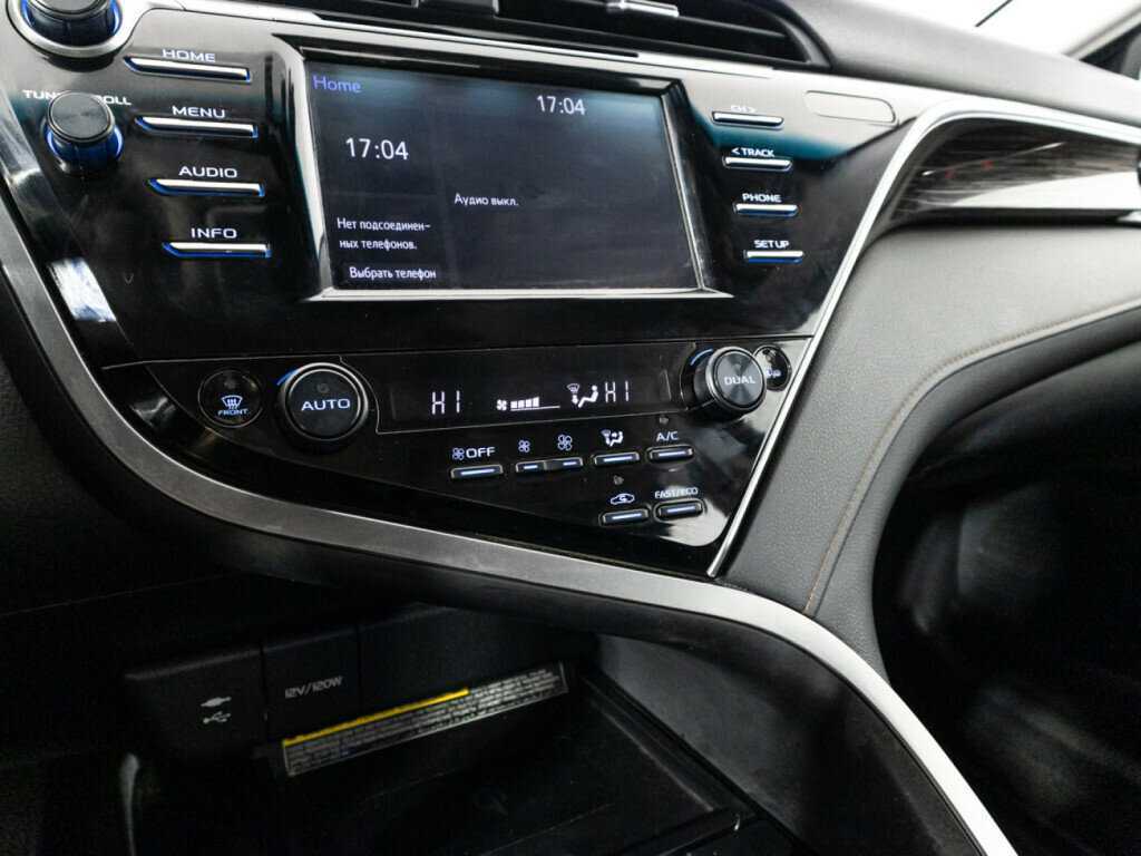 Б/У Тойота Камри 2018 года. Фото: #15