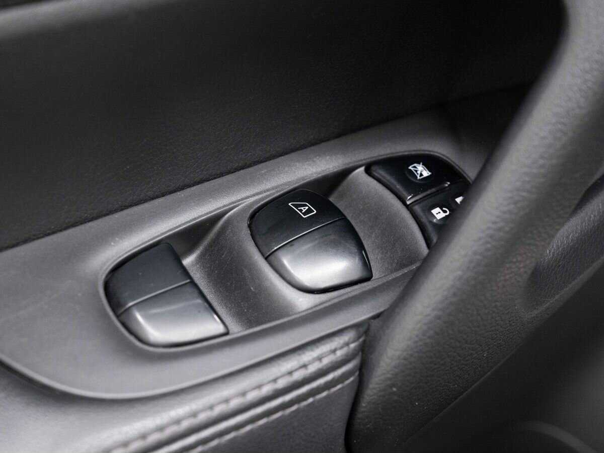 Б/У Ниссан Икс-Трейл 2017 года. Фото: #17