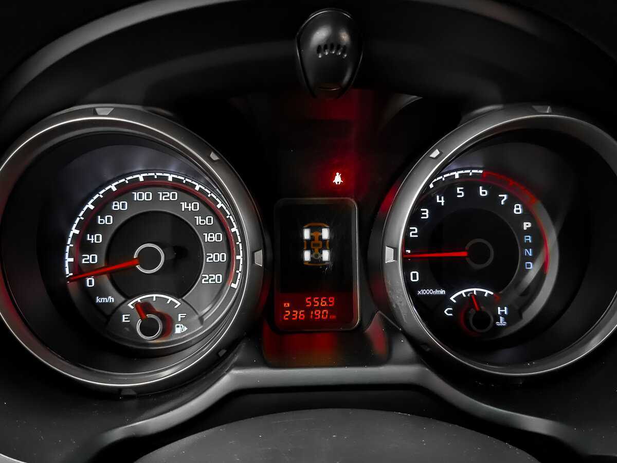 Б/У Митсубиши Паджеро 2015 года. Фото: #15