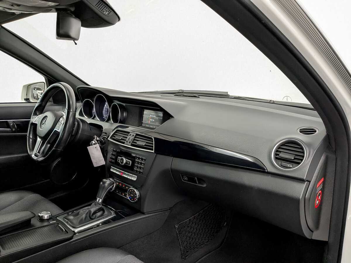 Б/У Мерседес-Бенц Ц-Класс 2012 года. Фото: #10