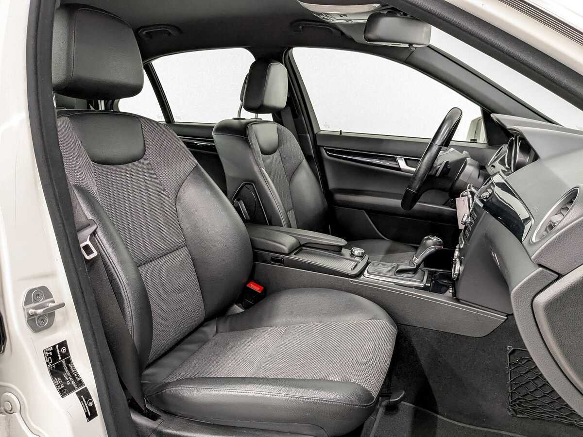 Б/У Мерседес-Бенц Ц-Класс 2012 года. Фото: #19