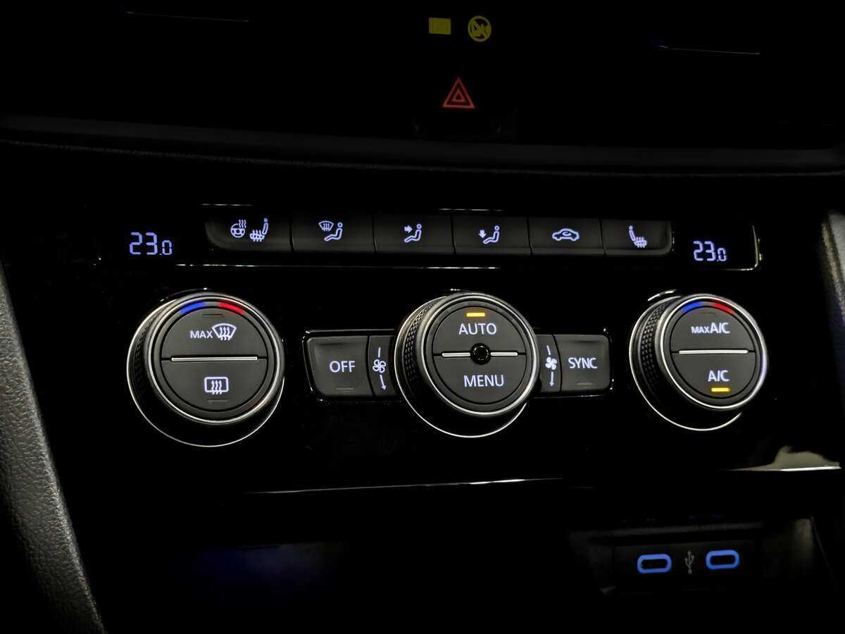 Б/У Фольксваген Джетта 2020 года. Фото: #24