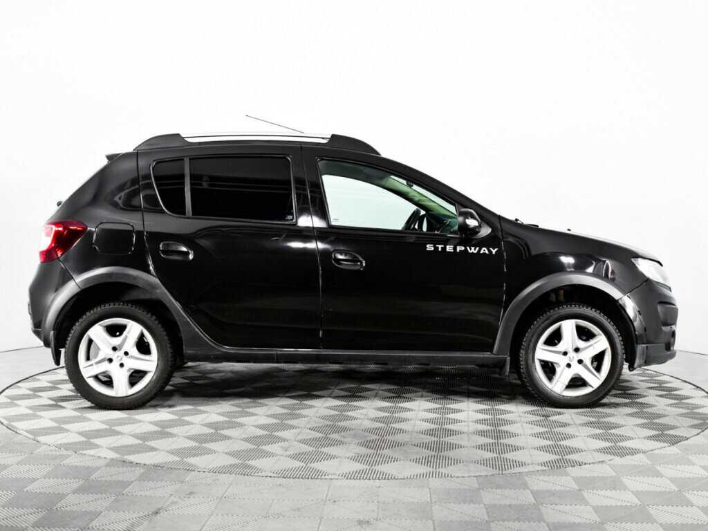 Б/У Рено Сандеро 2017 года. Фото: #3