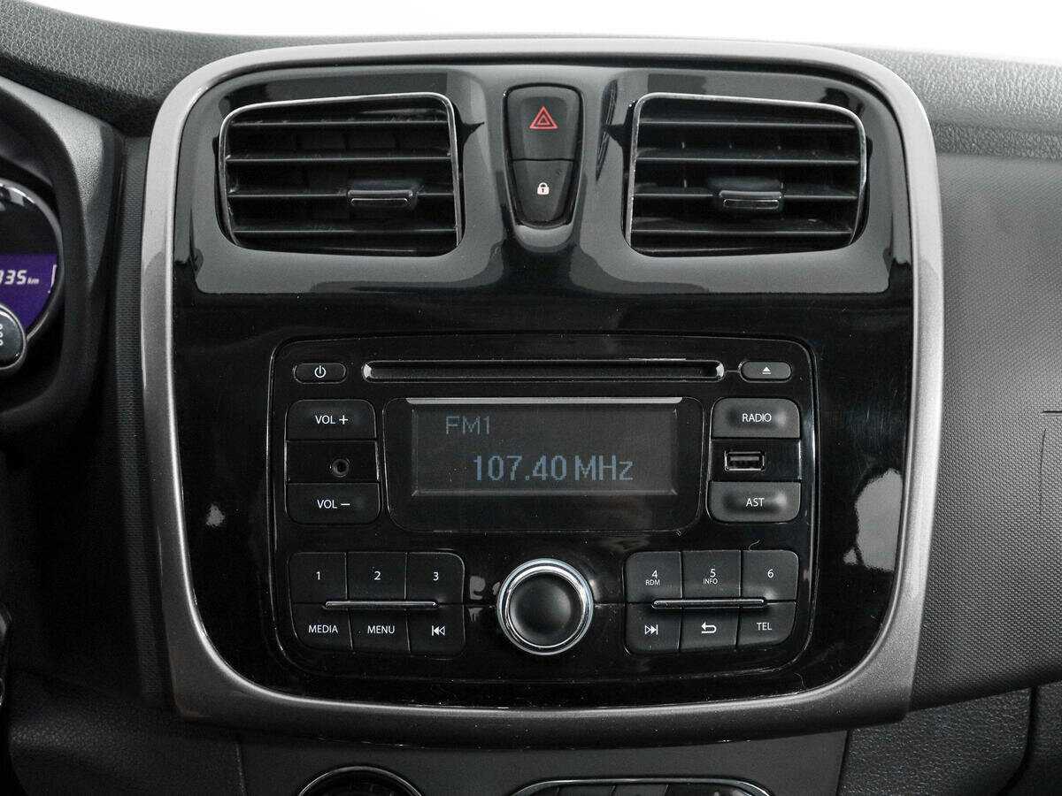 Б/У Рено Сандеро 2017 года. Фото: #10