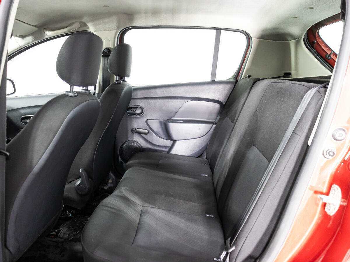 Б/У Рено Сандеро 2015 года. Фото: #9