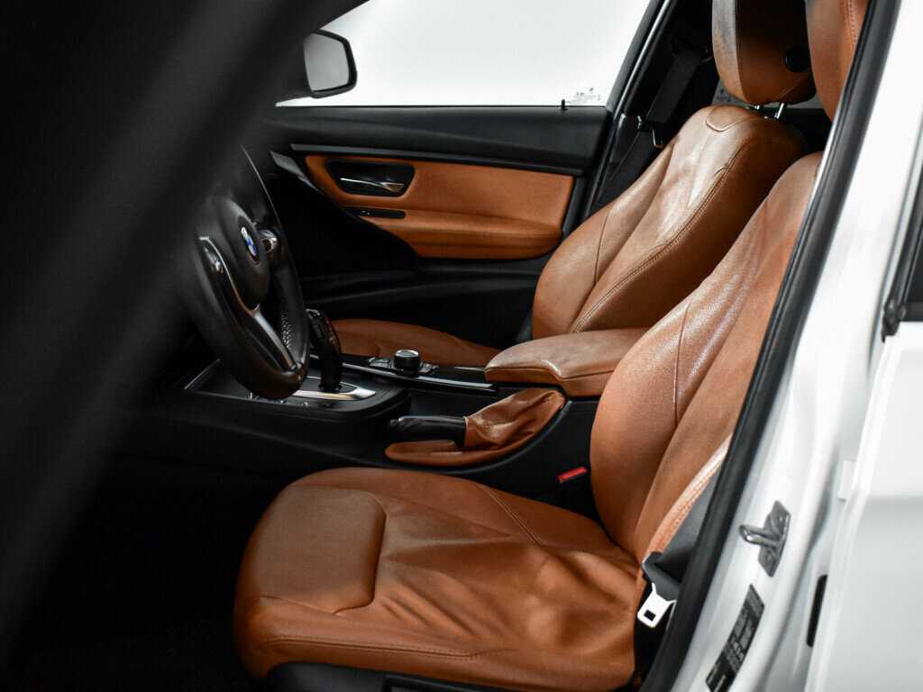 Б/У БМВ 3 серии 2017 года. Фото: #12