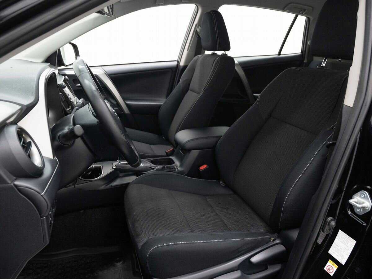 Б/У Тойота Рав4 2017 года. Фото: #8