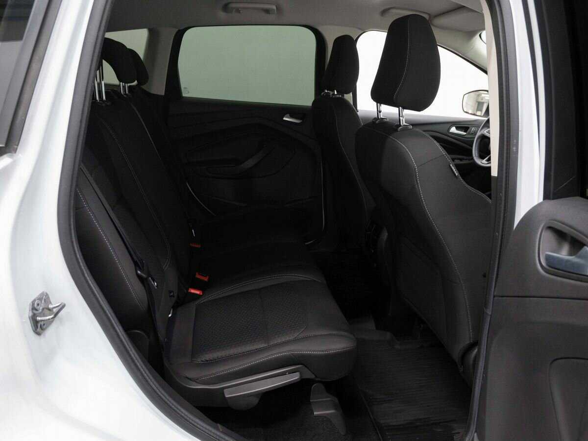 Б/У Форд Куга 2017 года. Фото: #11