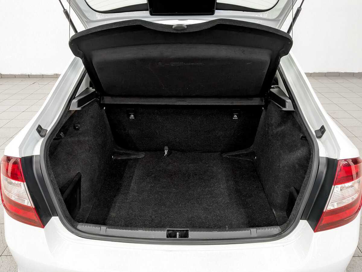 Б/У Шкода Рапид 2017 года. Фото: #9