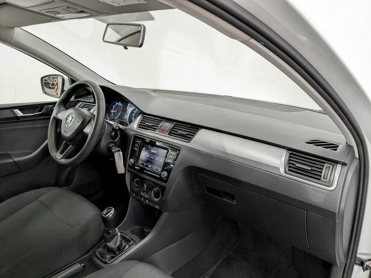 Б/У Шкода Рапид 2017 года. Фото: #10