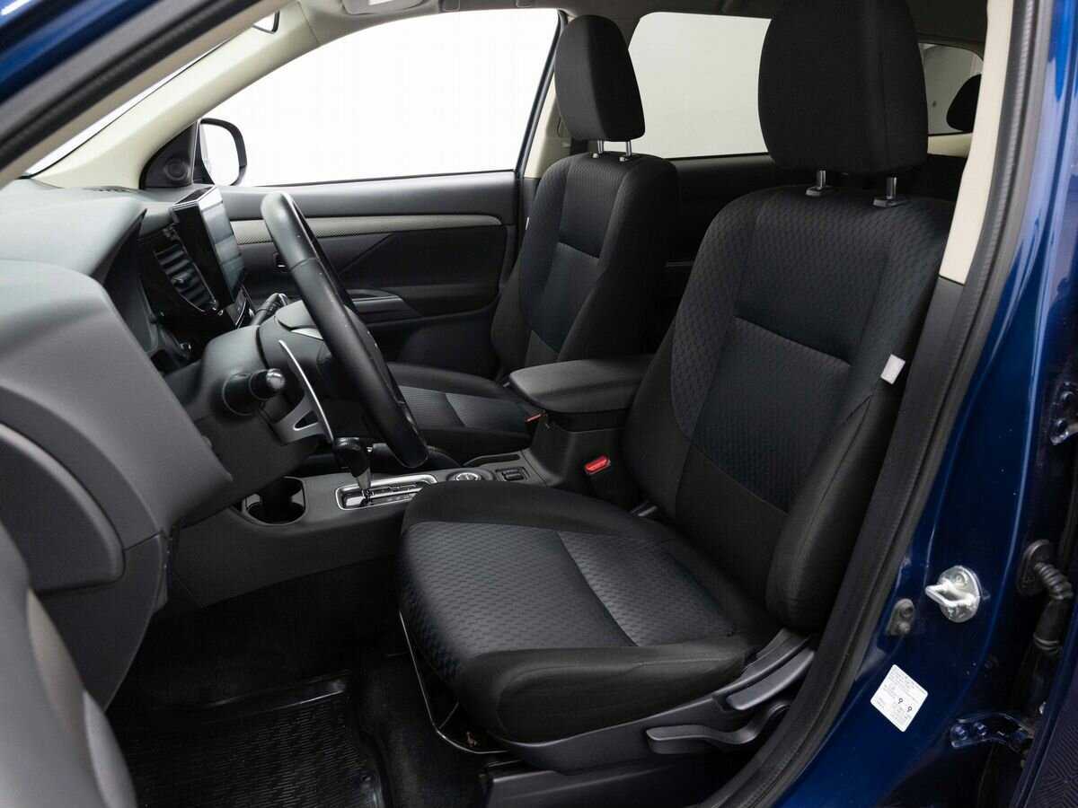 Б/У Митсубиши Оутлэндер 2014 года. Фото: #7