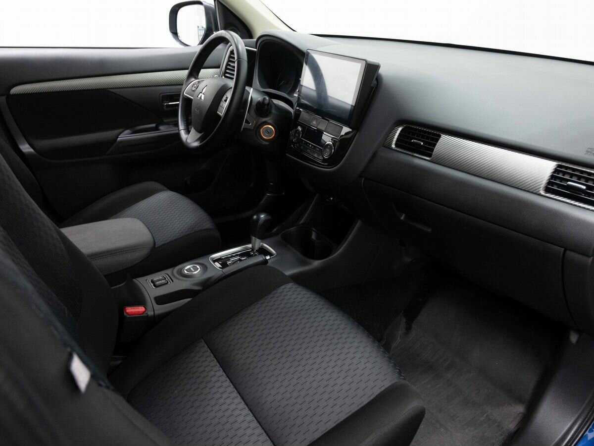 Б/У Митсубиши Оутлэндер 2014 года. Фото: #10