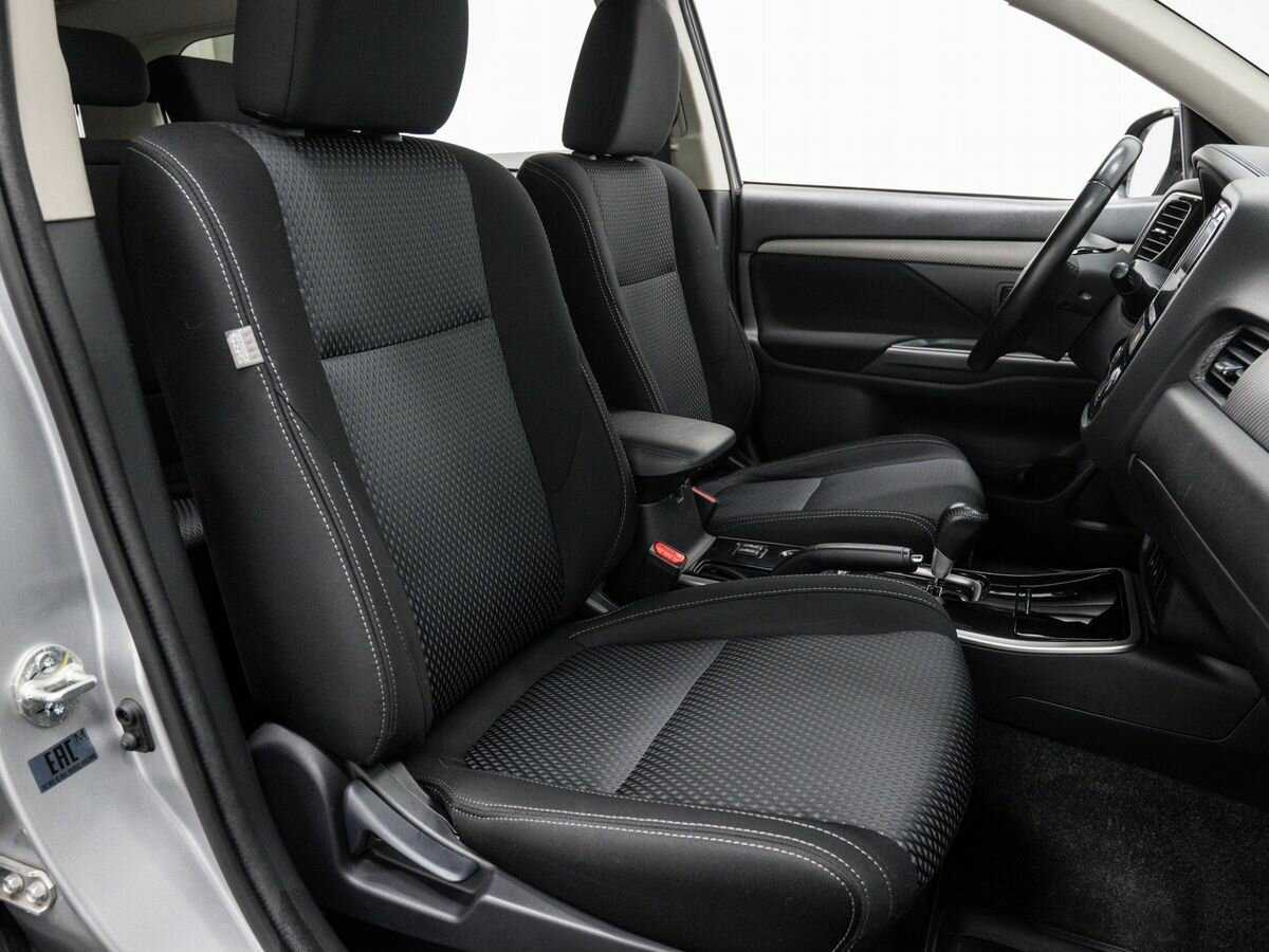 Б/У Митсубиши Оутлэндер 2018 года. Фото: #8