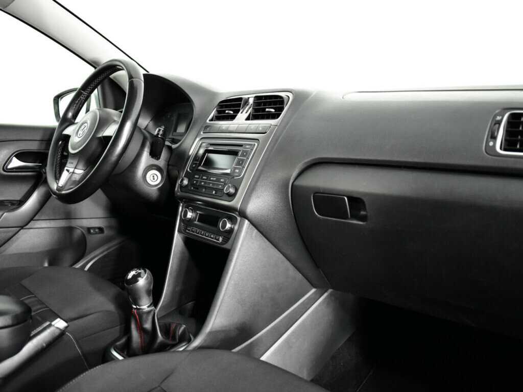 Б/У Фольксваген Поло 2015 года. Фото: #8