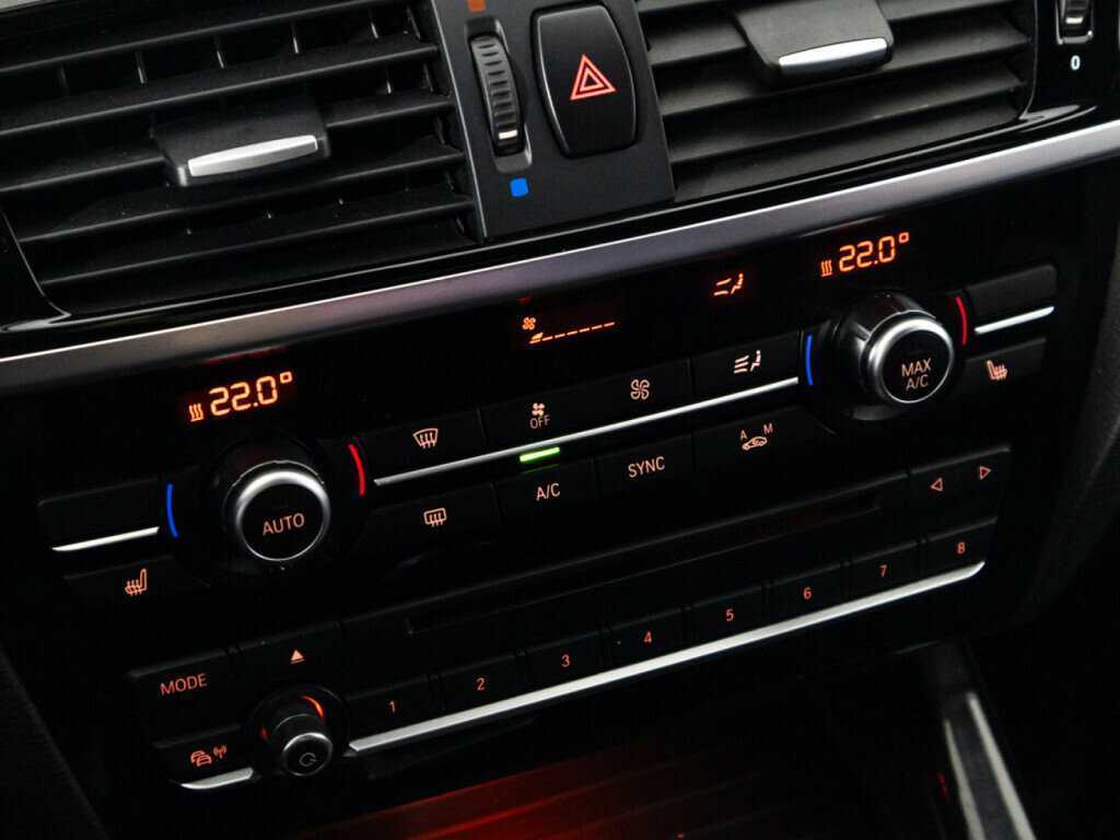 Б/У БМВ Икс4 2015 года. Фото: #16