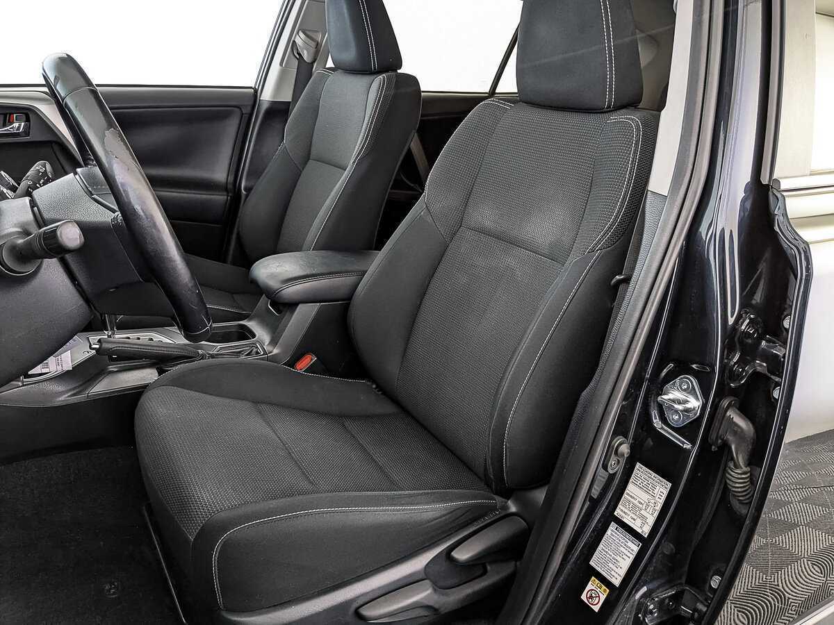 Б/У Тойота Рав4 2017 года. Фото: #18