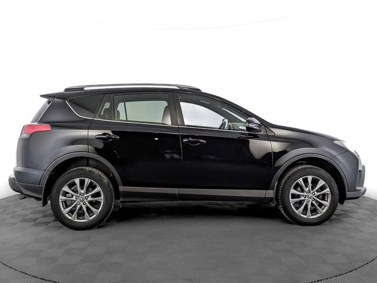 Б/У Тойота Рав4 2017 года. Фото: #3