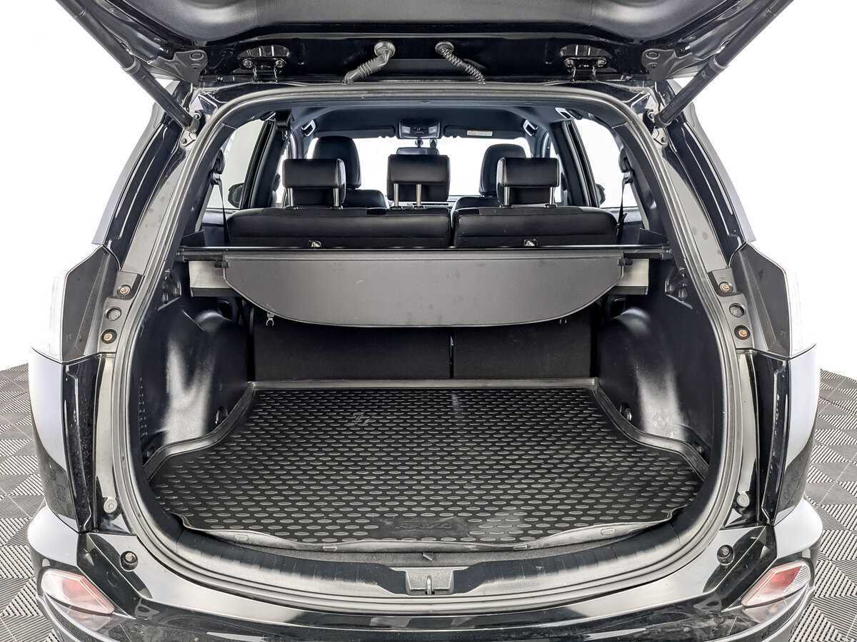 Б/У Тойота Рав4 2017 года. Фото: #9