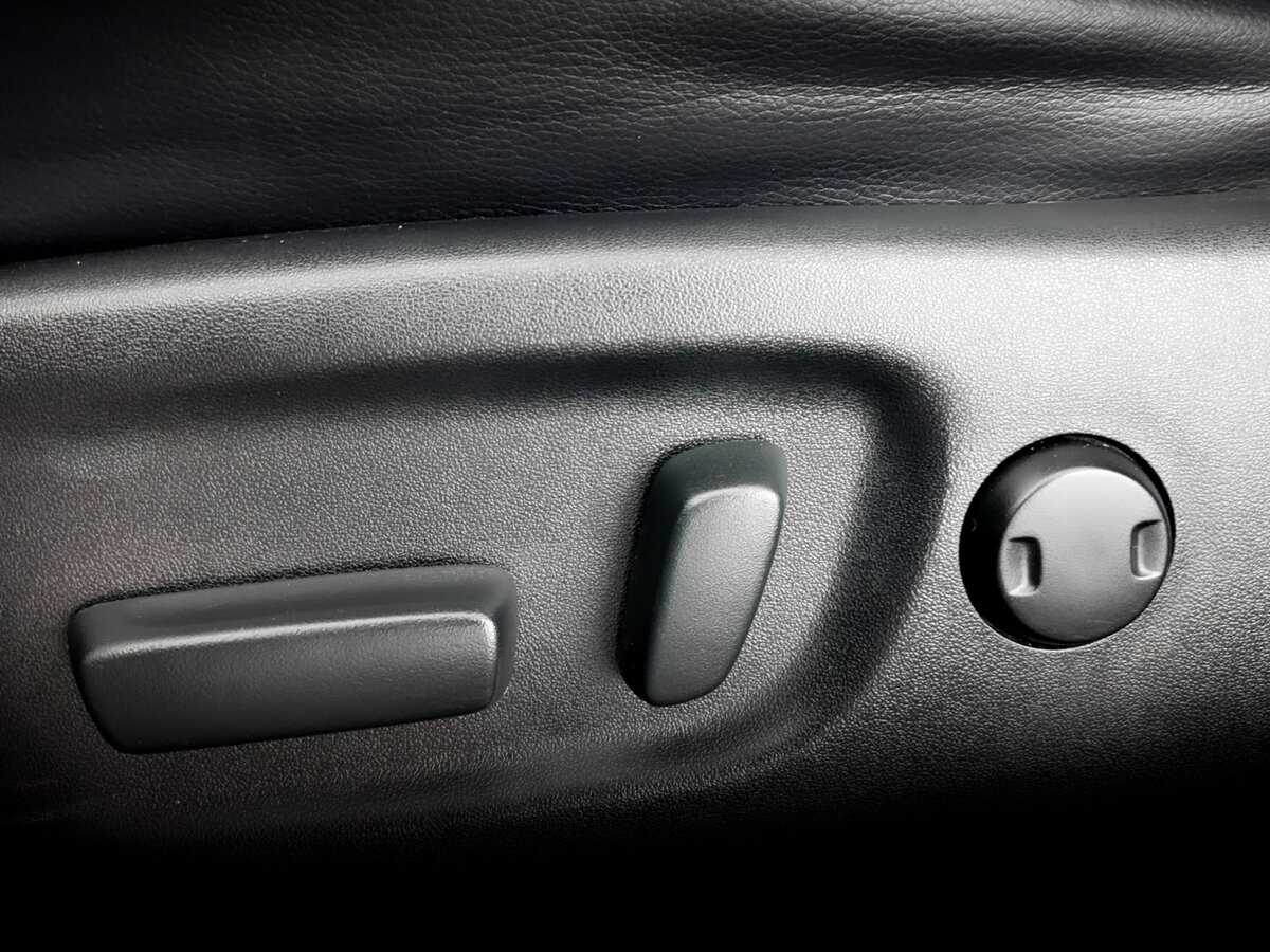 Б/У Тойота Рав4 2017 года. Фото: #18