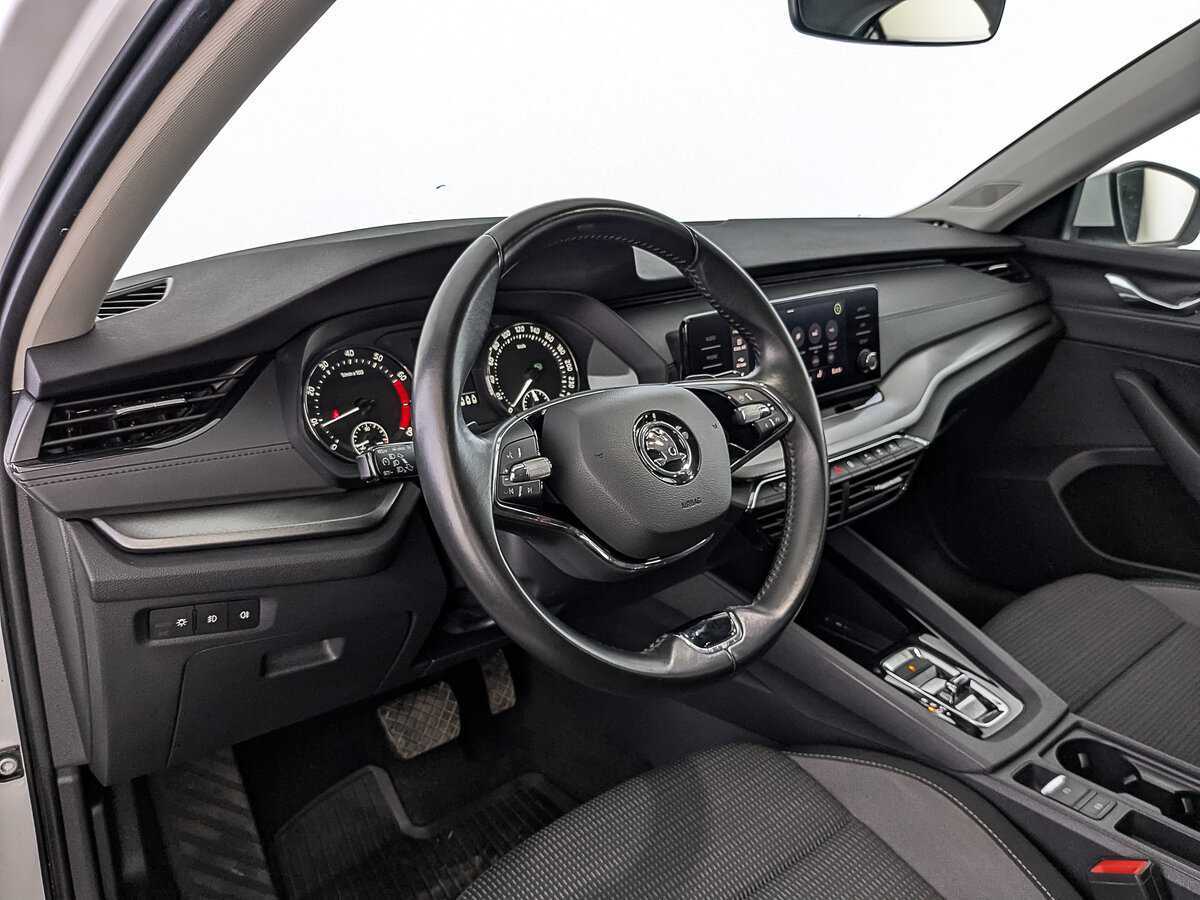 Б/У Шкода Октавия 2021 года. Фото: #14