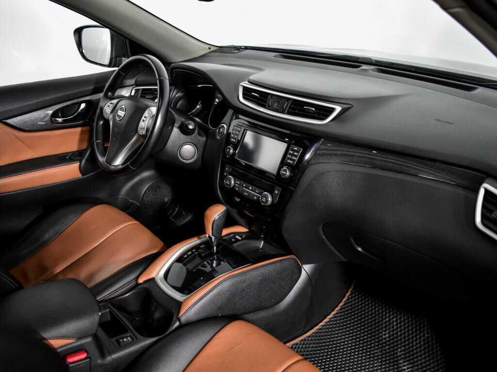 Б/У Ниссан Икс-Трейл 2015 года. Фото: #11