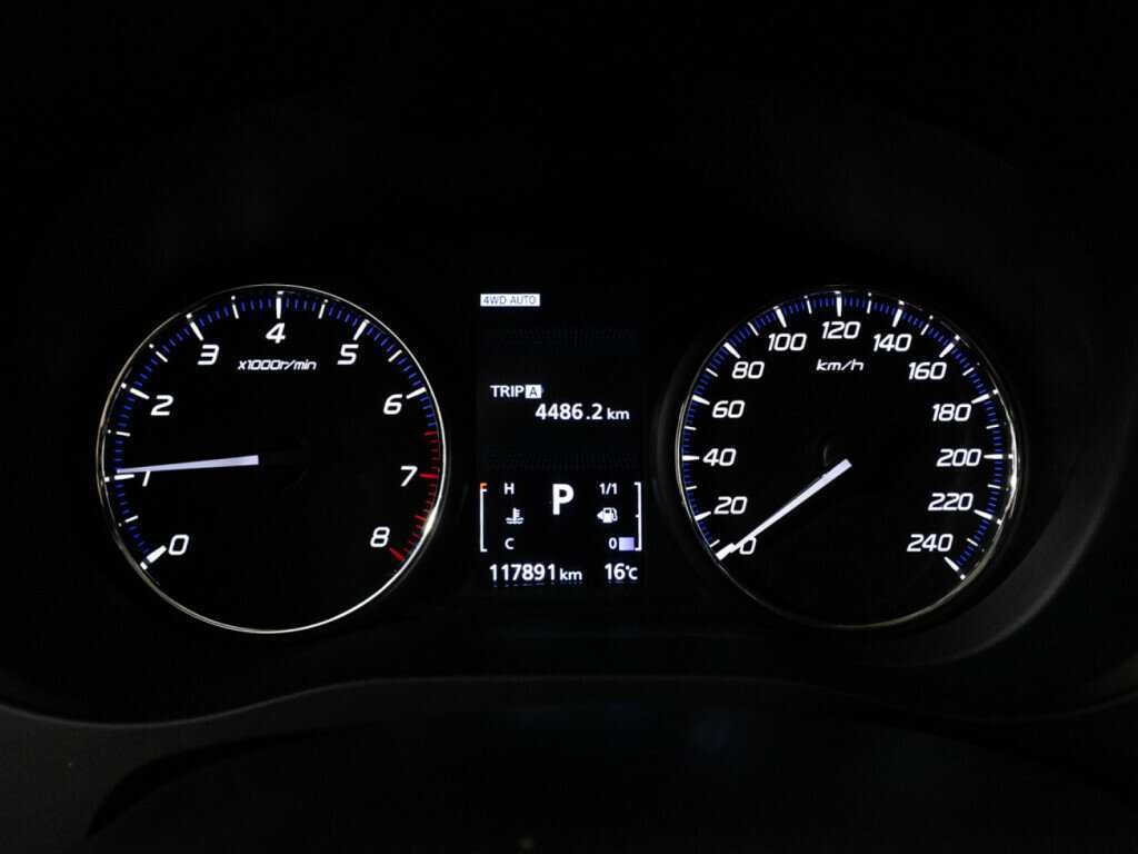 Б/У Митсубиши Оутлэндер 2018 года. Фото: #11