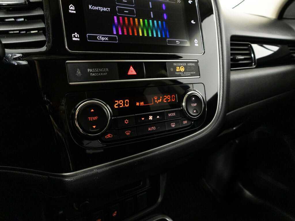 Б/У Митсубиши Оутлэндер 2018 года. Фото: #14