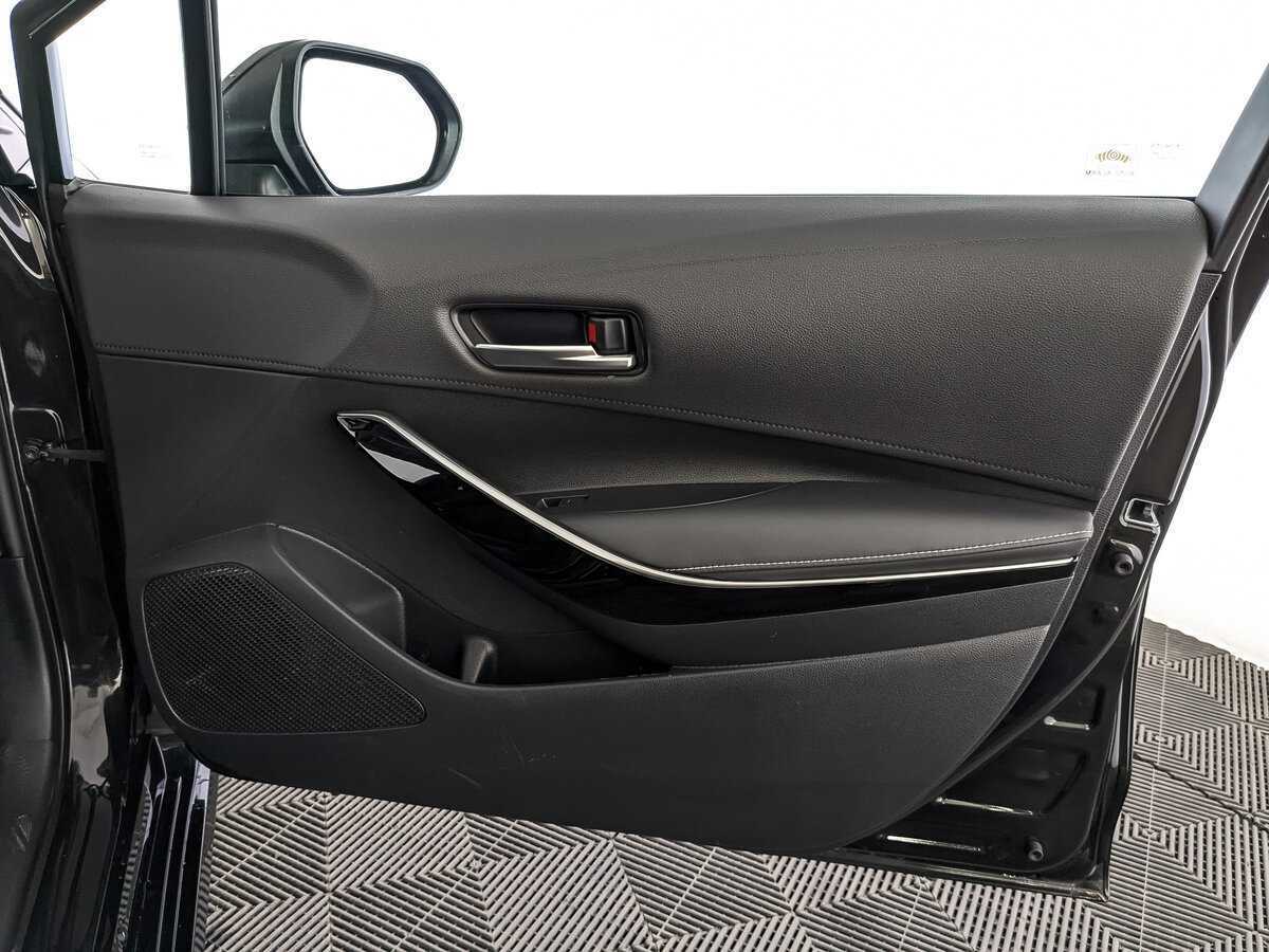 Б/У Тойота Королла 2021 года. Фото: #22