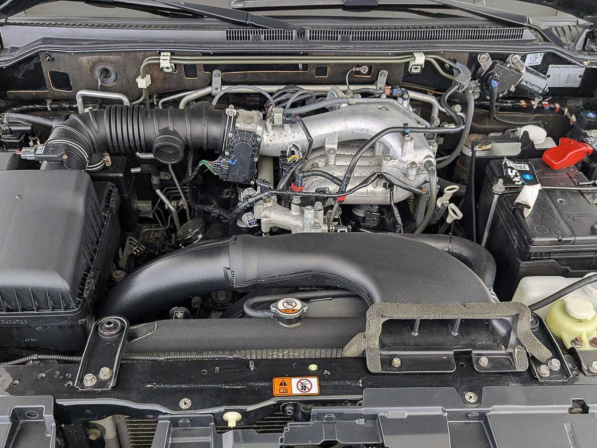 Б/У Митсубиши Паджеро 2013 года. Фото: #8